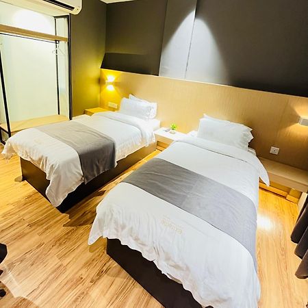 Extreme Boutique Hotel Kluang Bagian luar foto