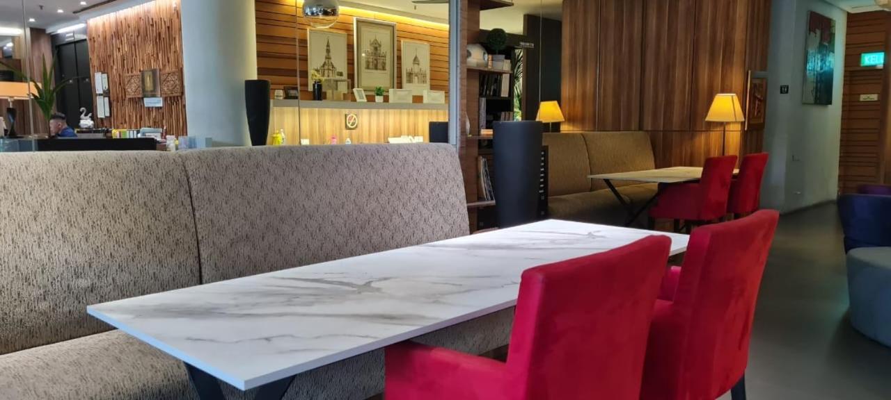 Extreme Boutique Hotel Kluang Bagian luar foto