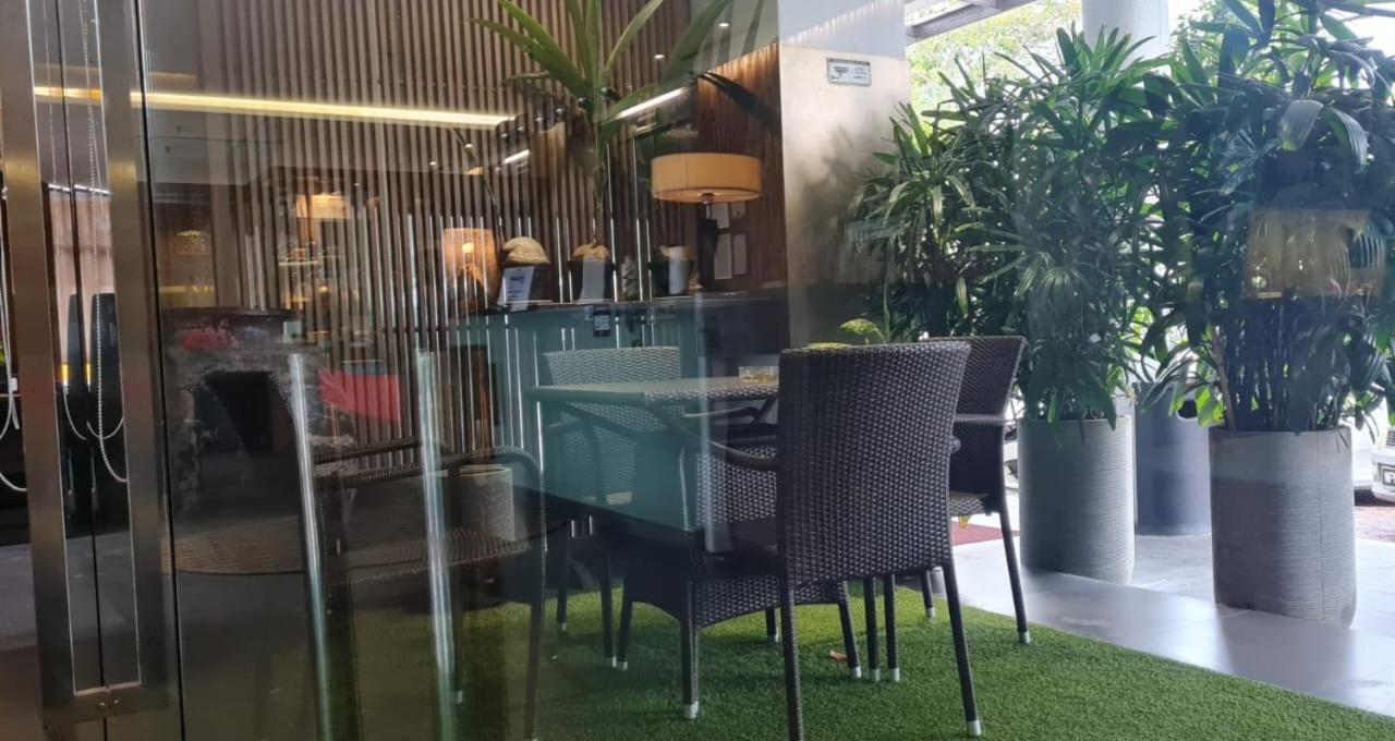 Extreme Boutique Hotel Kluang Bagian luar foto
