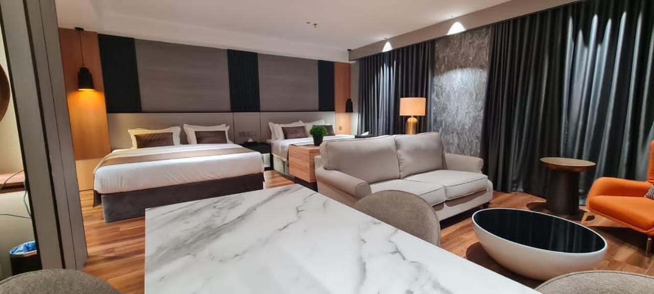 Extreme Boutique Hotel Kluang Bagian luar foto