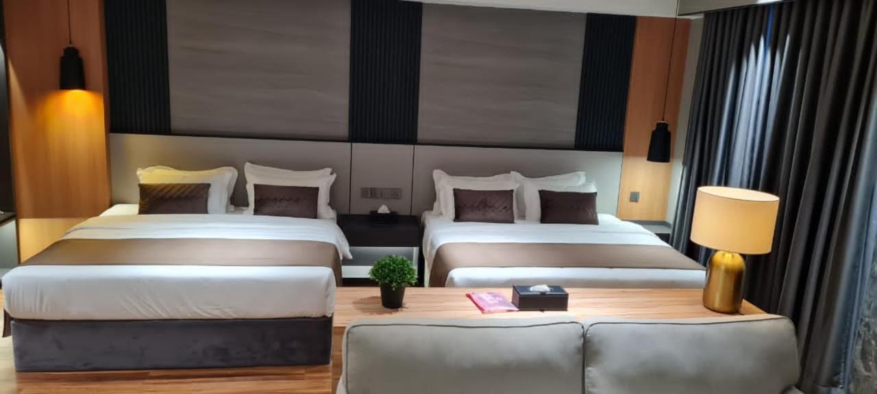Extreme Boutique Hotel Kluang Bagian luar foto